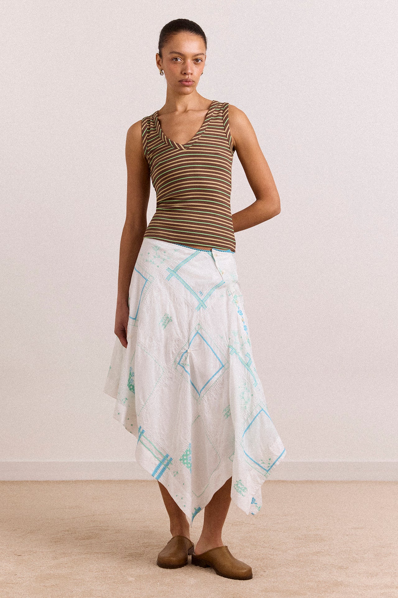 Corinne Hanky Hem Midi Skirt - White/Blue Embroidery - Image 4