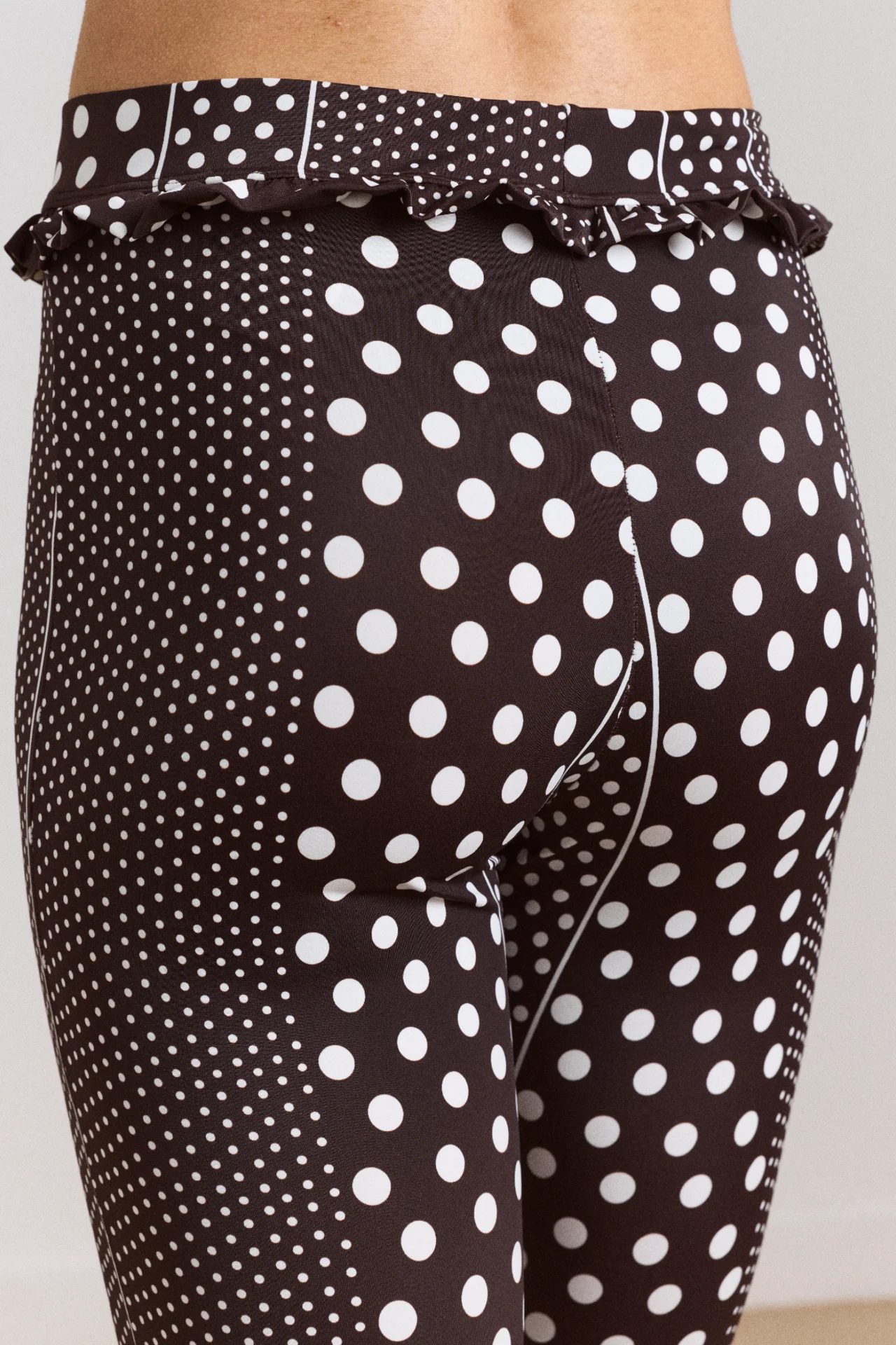 Cove Capri Pant - Spot Stripe Print - Image 12