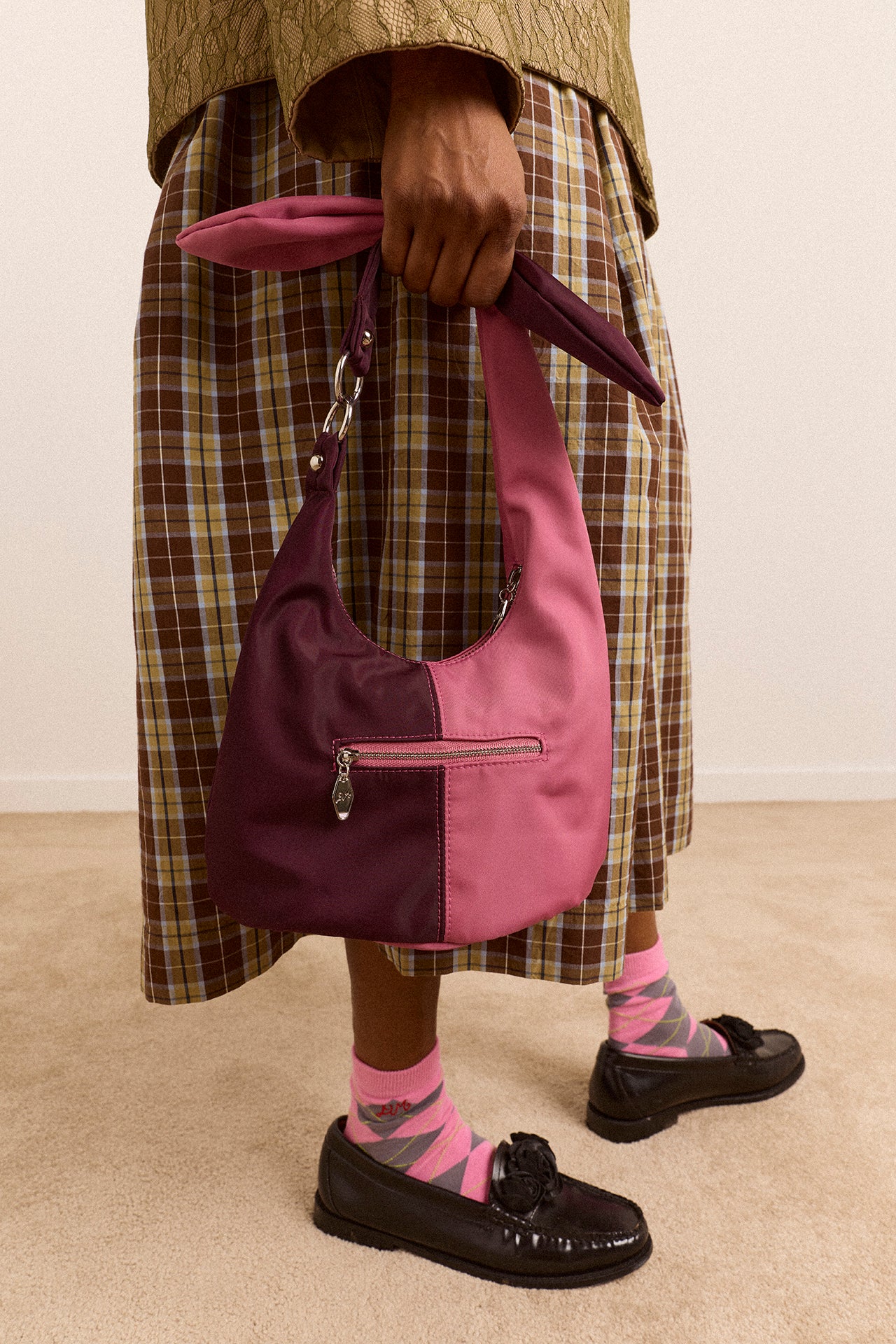 Gene Mini Tie Bag In Pink & Burg Colourblock - Image 3