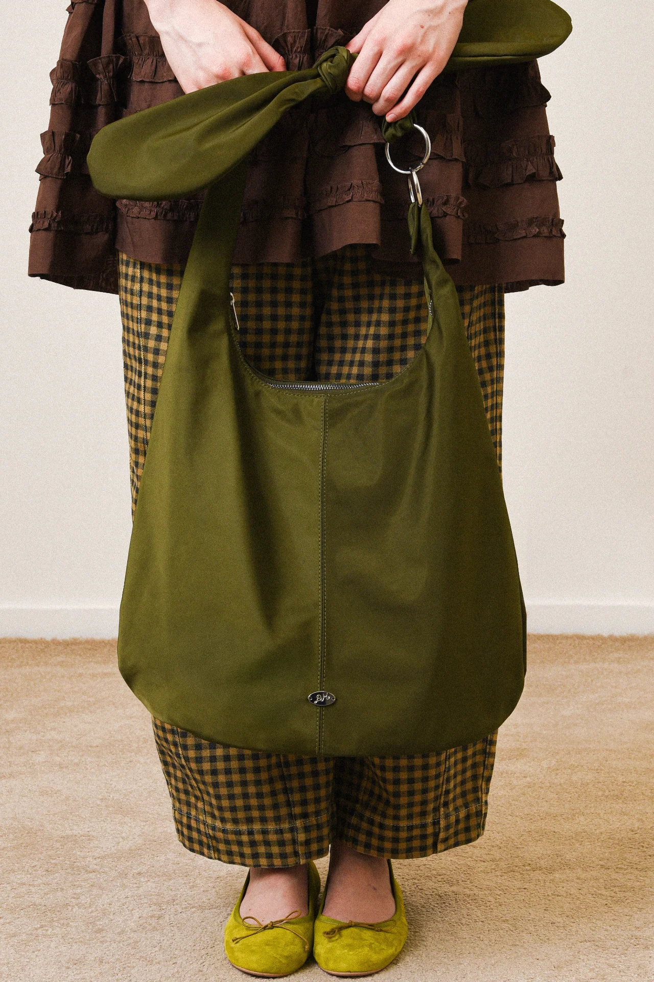 Gene Oversized Bag In Olive - Image 3