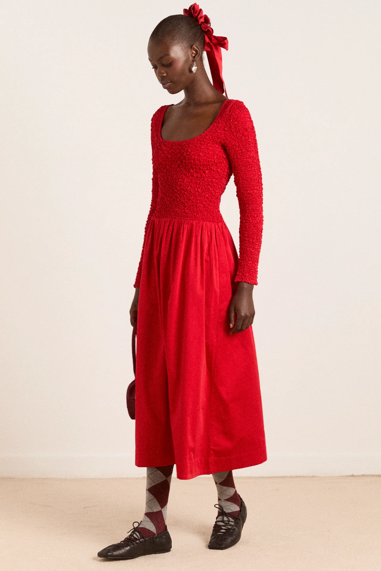 Malinda Ls Smocked Midi Dress- Red - Image 2
