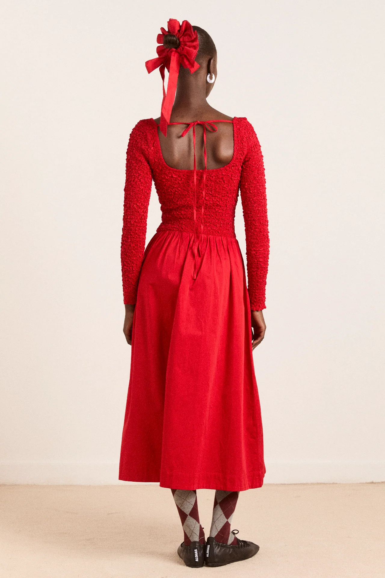 Malinda Ls Smocked Midi Dress- Red - Image 3
