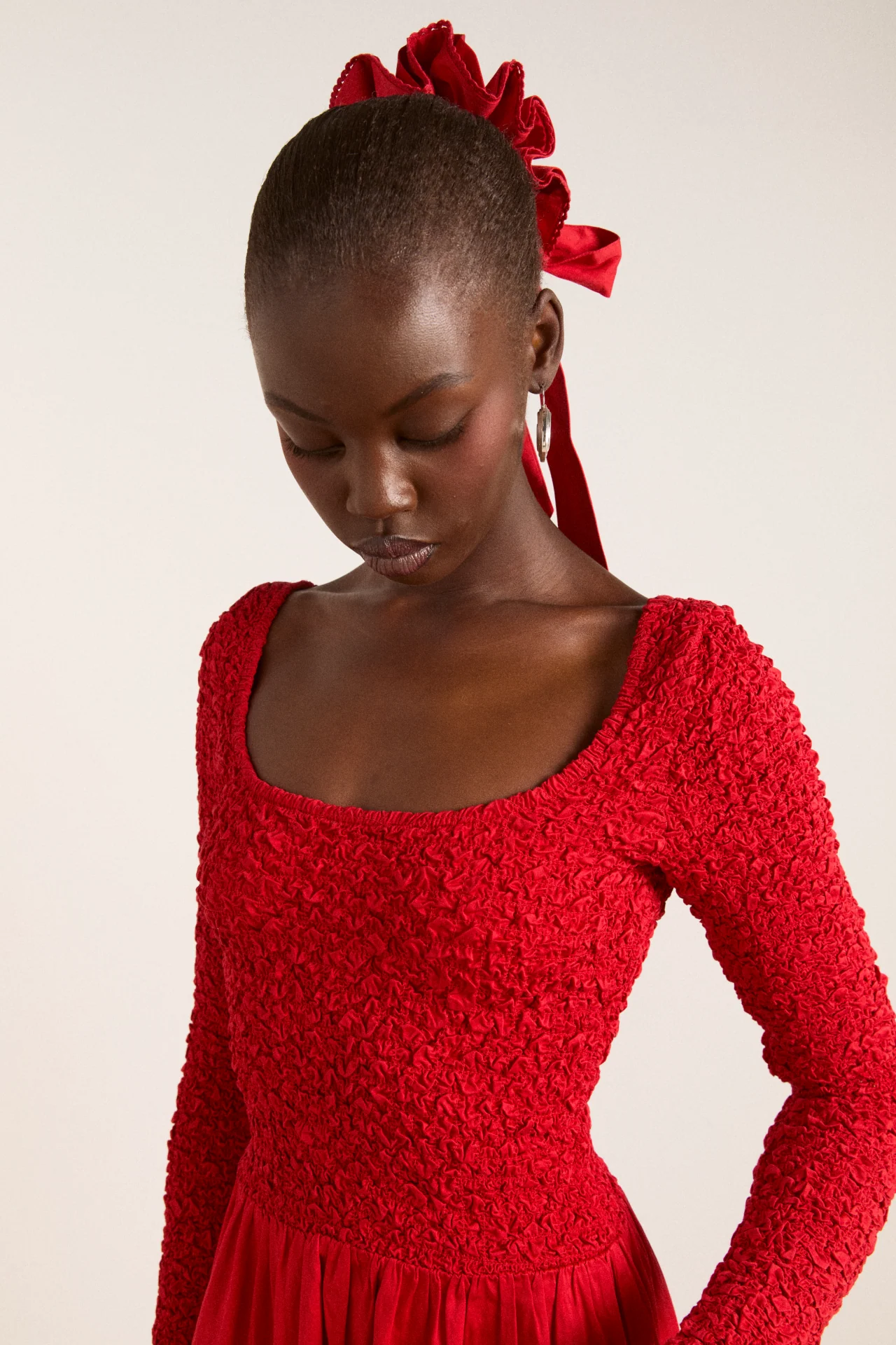 Malinda Ls Smocked Midi Dress- Red - Image 5