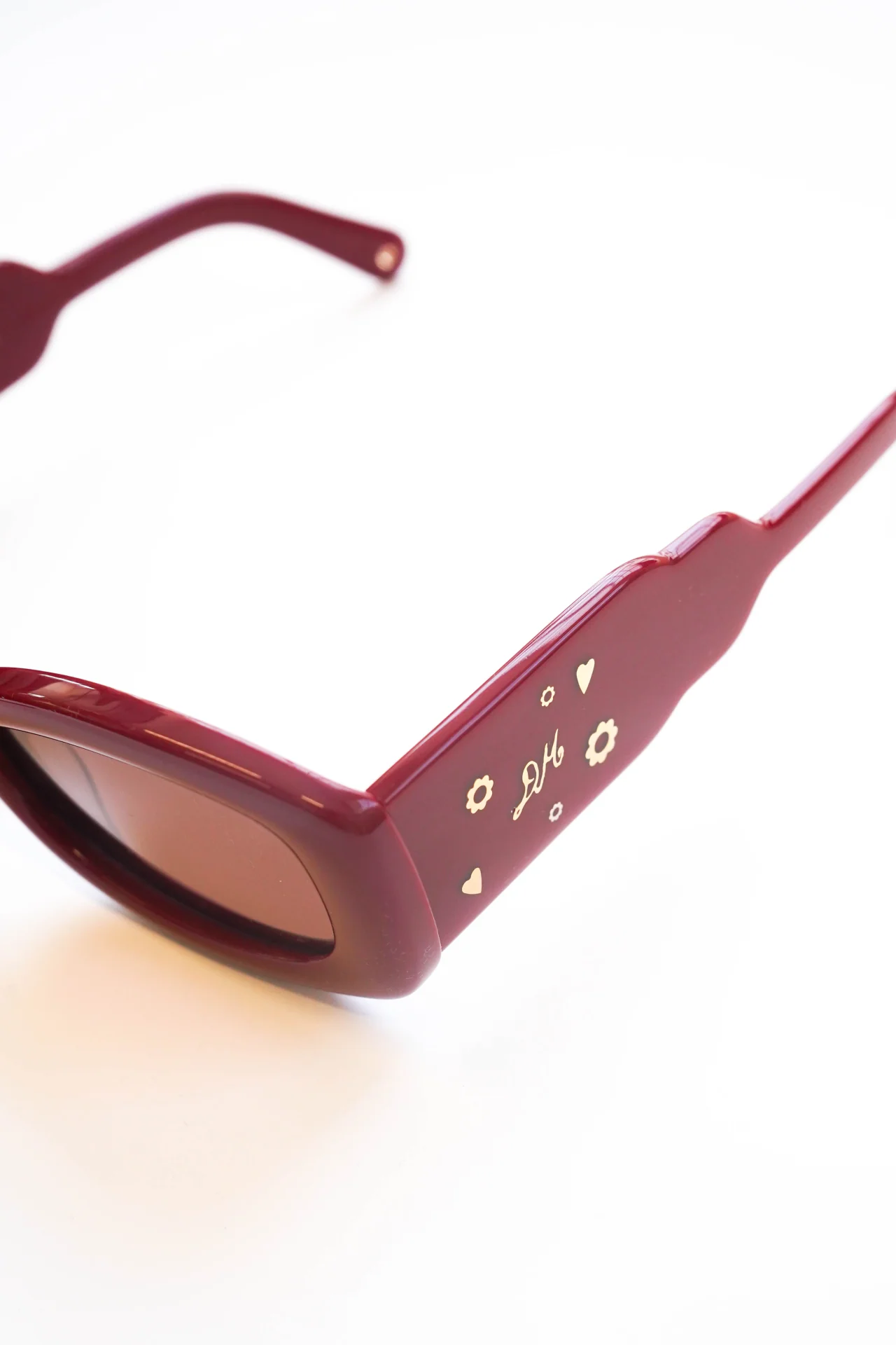 Round Square Sunglasses With Charm Detail - Red - Image 5