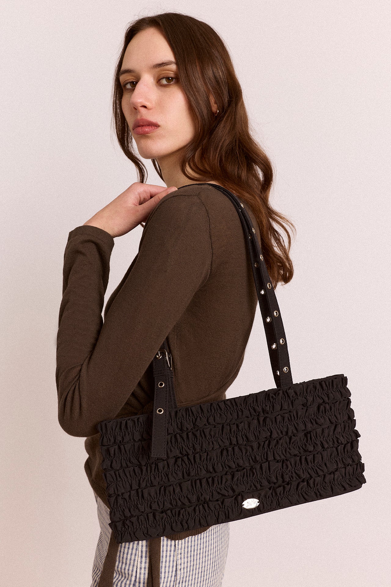 Sophia Ruffle Bag In Black - Image 2