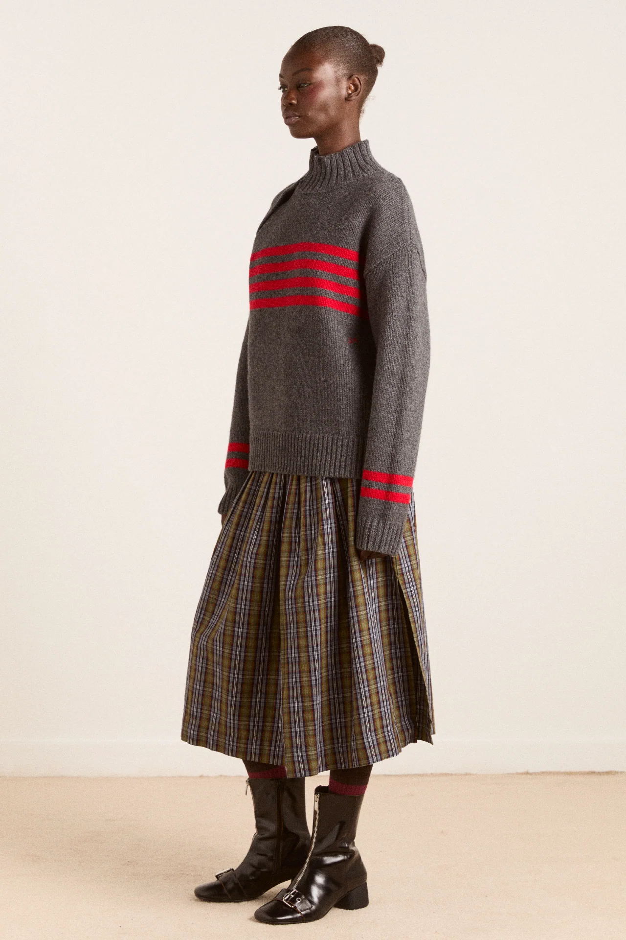 Tallulah High Neck Lambswool Jumper - Charcoal/Red - Image 5